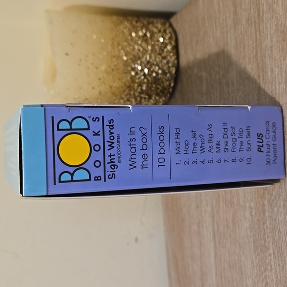 Scholastic Bob Books Sight Words Kindergarten Book Set - Picture 4 of 7